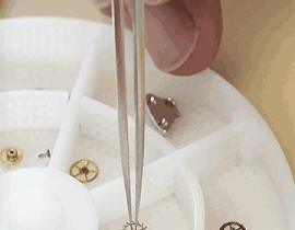 郑州劳力士走不准维修电话